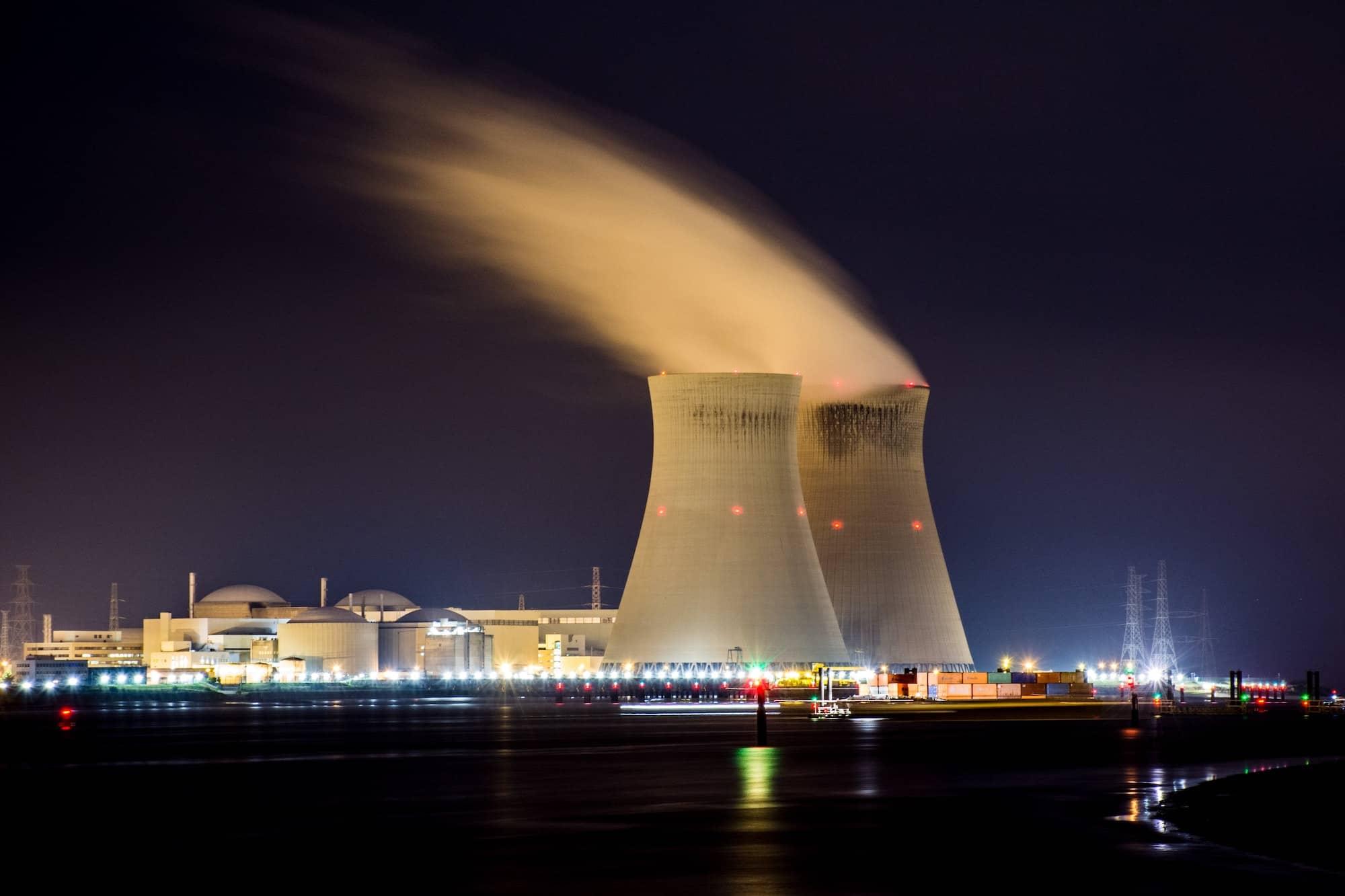nuclear-plant-at-night-nicolas-hippert-unsplash.jpg
